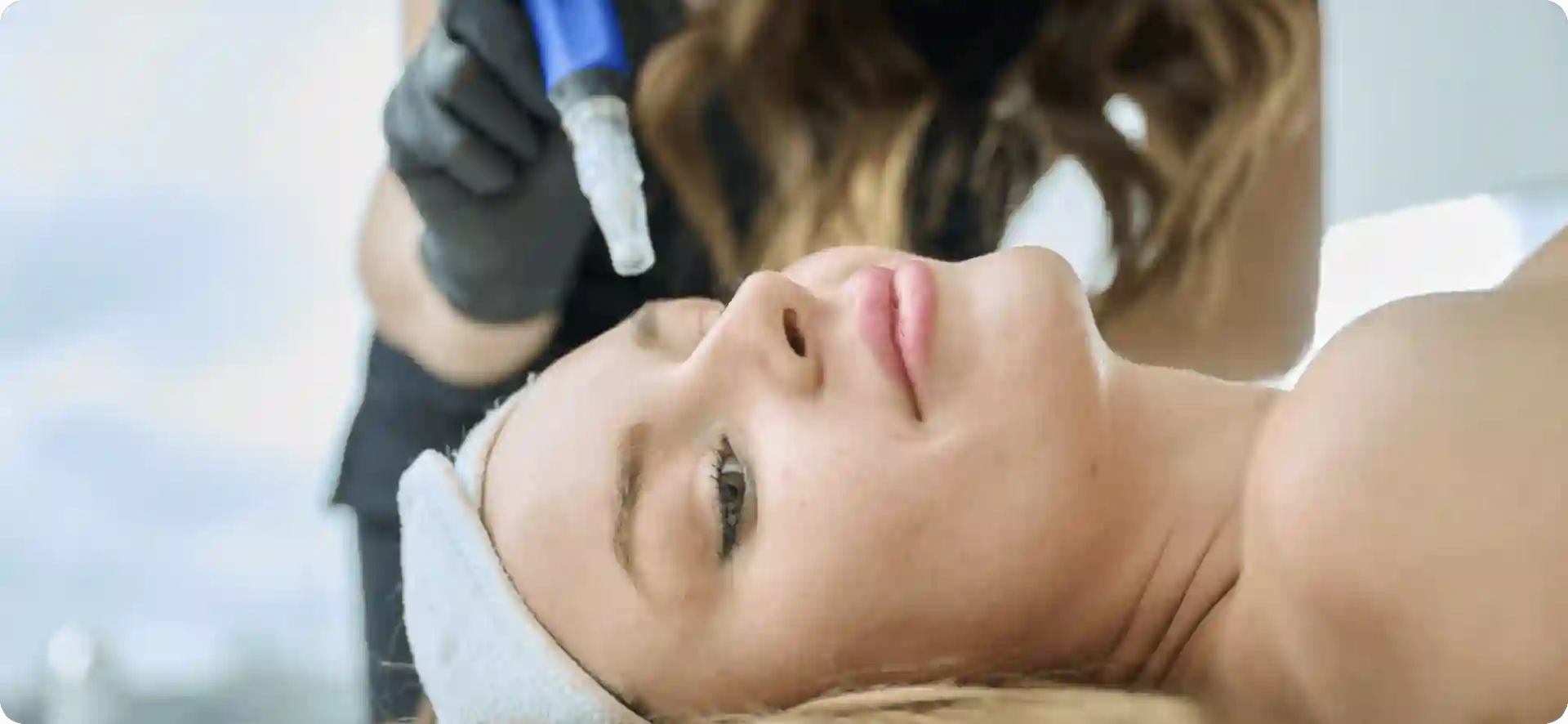 How Do Microneedles Trigger New Collagen and Elastin in Loose Skin Tewkesbury?